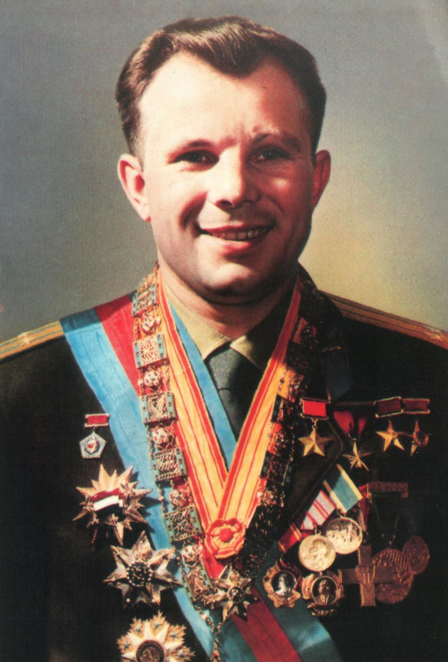 Биография в картинках Юрия Гагарина