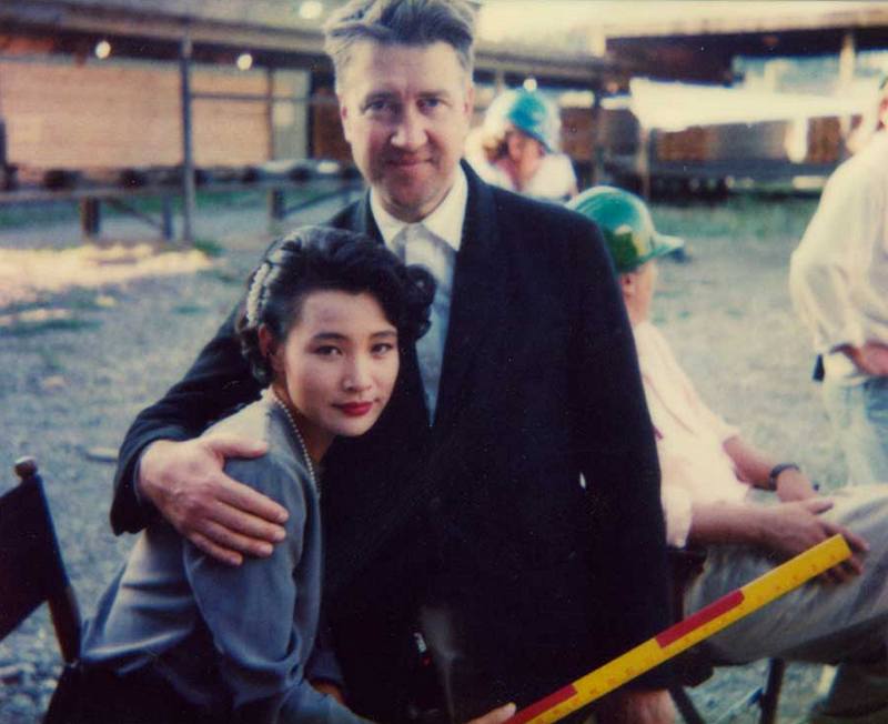 Джоан Чэнь и Дэвид Линч на съемках сериала "Твин Пикс", 1990 год