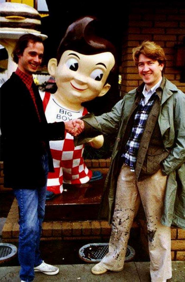 Джон Уотерс и Дэвид Линч возле ресторана Big Boy в Лос-Анджелесе, 1979 год