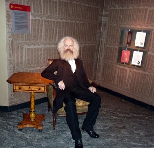 Карл Маркс в музее мадам Тюссо в Берлине