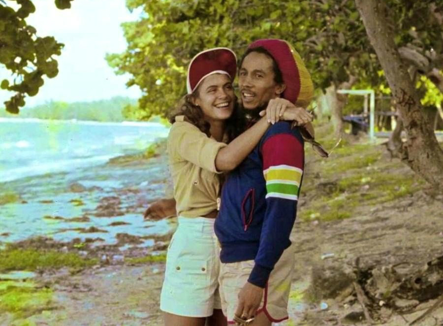 Боб Марли и Синди Брэйкспир.  Ямайка. 1976 год