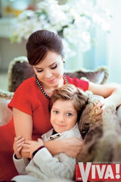 Лилия Подкопаева с детьми для журнала Viva!