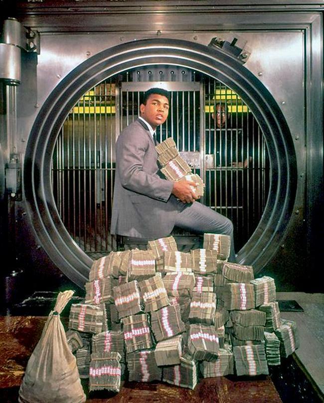Мухаммед Али со своими деньгами, 1974 год