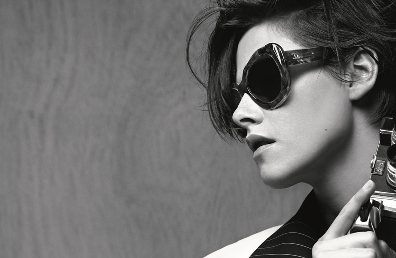 Кристен Стюарт в фотосессии Карла Лагерфельда для рекламной кампании Chanel Eyewear Spring 2015