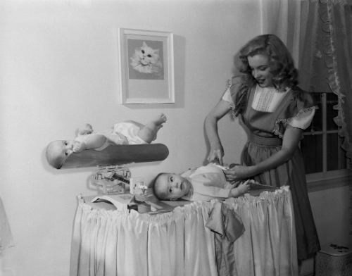 Мерлин Монро в образе няни, 1946 год