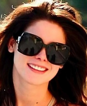 Эшли Грин и ее солнцезащитные очки