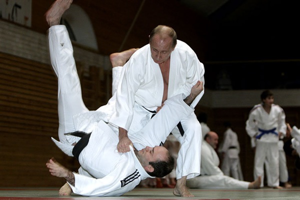 Владимир Путин провел тренировку по дзюдо 