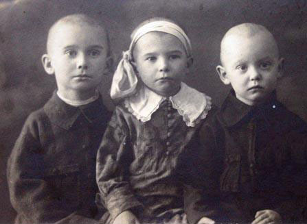 Детство и родители Леонида Гайдая