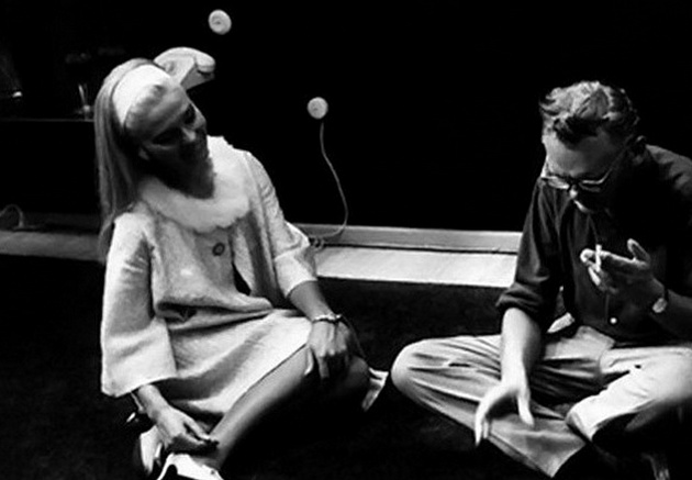 Светлана Светличная и Леонид Гайдай на съемках фильма "Бриллиантовая рука", 1968 год