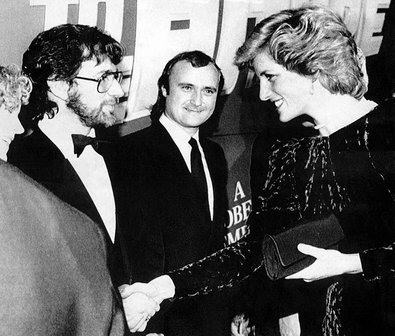 Стивен Спилберг, Фил Коллинз и Принцесса Диана на британской премьере фильма "Назад в будущее", 1985 год