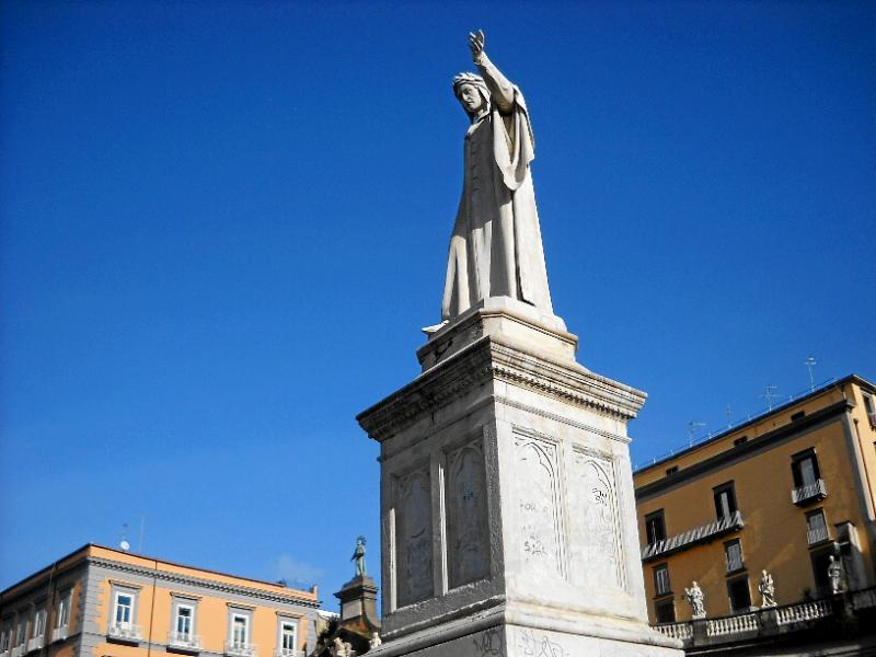 Памятники Данте Алигьери
