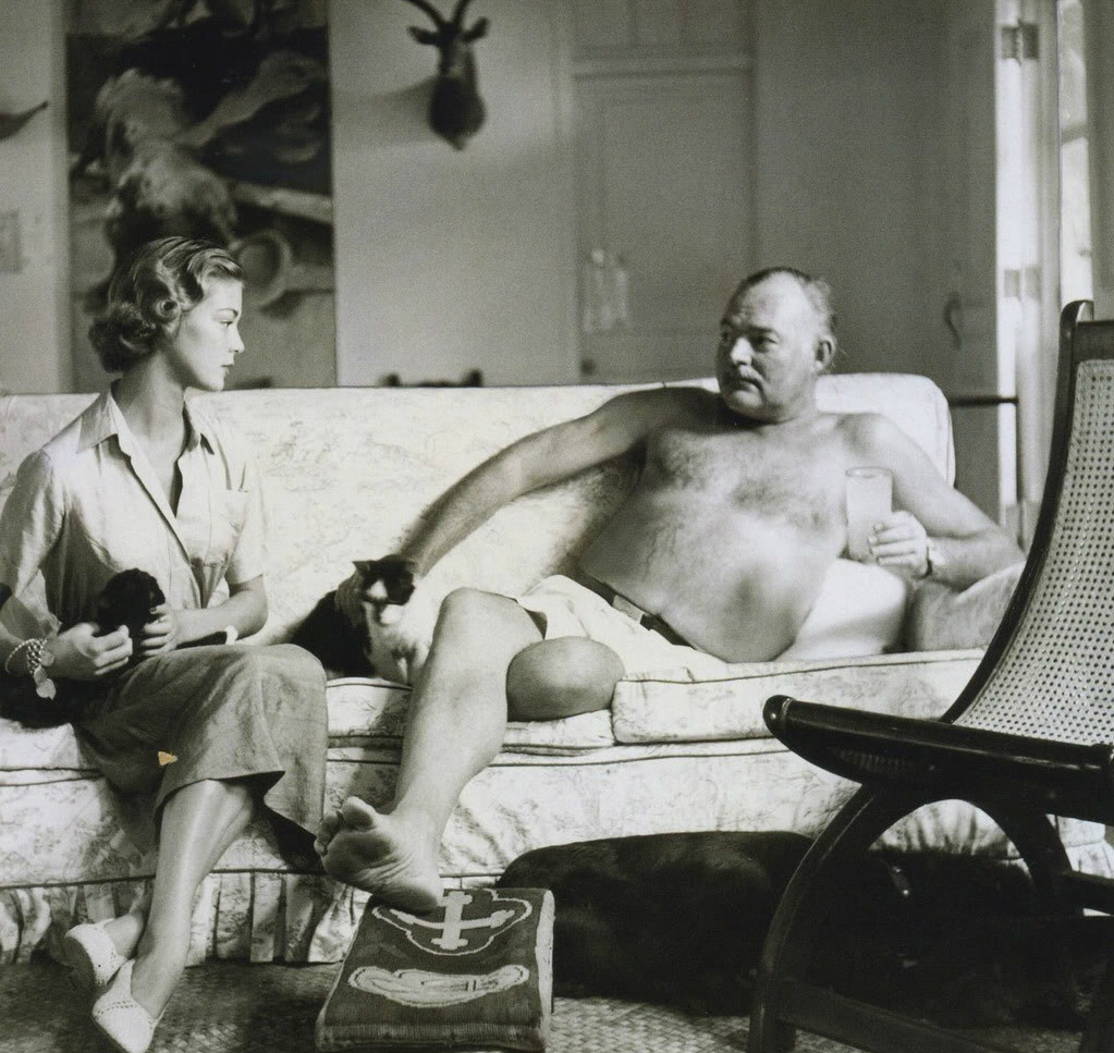 Эрнест Хемингуэй и Джин Пэтчетт на ранчо писателя (Куба, 1950 год)