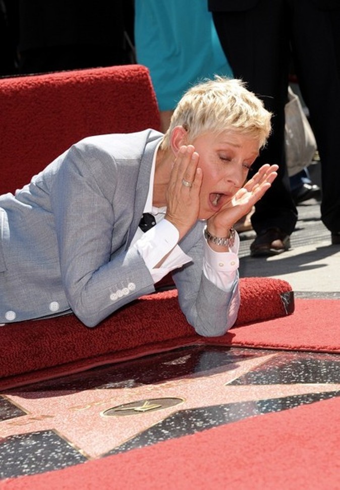Звезда Эллен Дедженерес на Голливудской Аллее славы