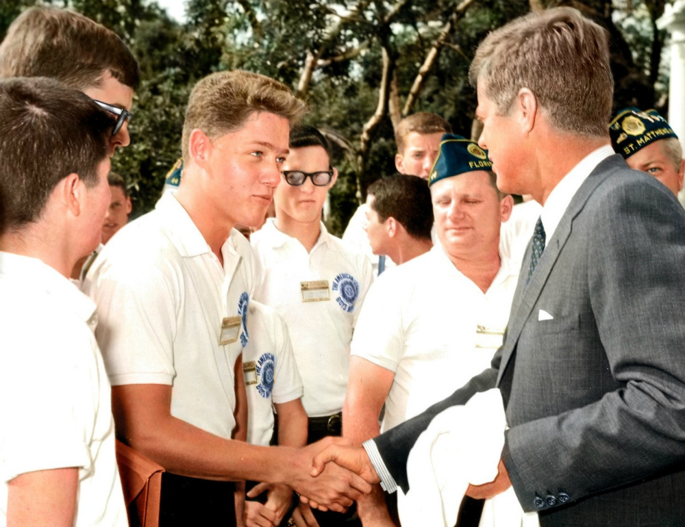 Билл Клинтон и Джон Кеннеди на встрече в Белом Доме, 1963 год