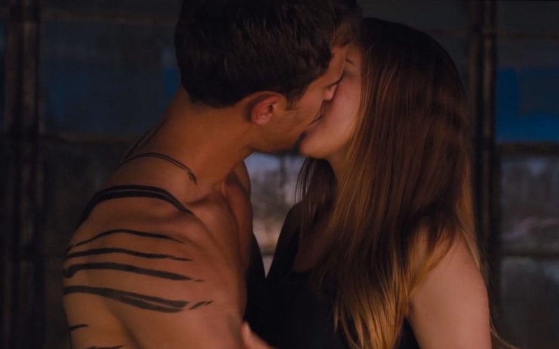 Лучшие поцелуи из фильмов 2014 года