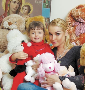 Анастасия Волочкова и ее дочь Ариша