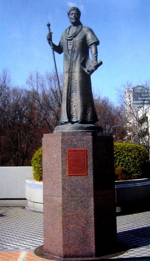 Памятники Алишеру Навои
