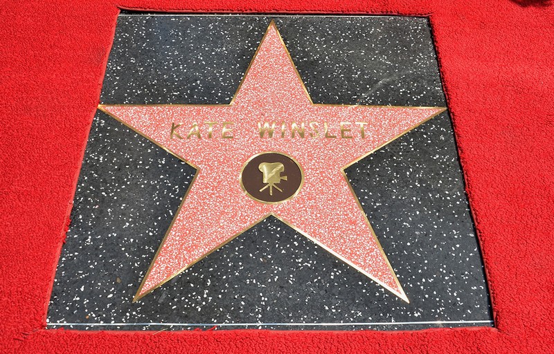 Звезда Кейт Уинслет на Аллее славы в Голливуде