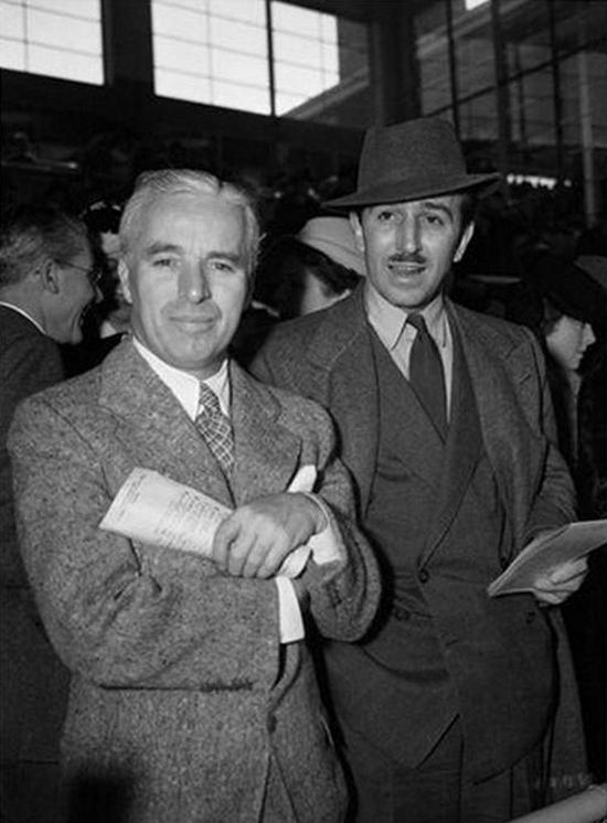 Чарли Чаплин и Уолт Дисней на гонках, 1939 год