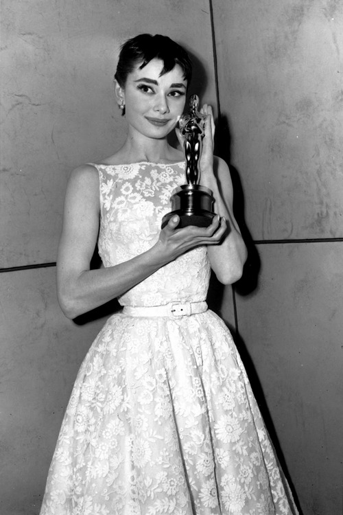 Лучшие платья знаменитостей на церемонии вручения премии Оскар всех времен