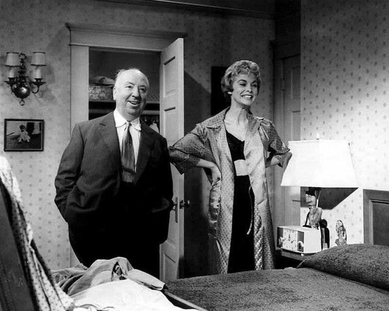 Альфред Хичкок и Джанет Ли на съемках фильма "Психо", 1960 год