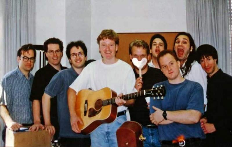 Конан О’Брайен и сценаристы шоу "Поздняя ночь с Конаном О`Брайэном", 1993 год