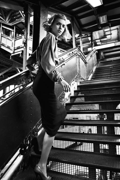 Аризона Мьюз в фотосессии для Vogue UK август 2011