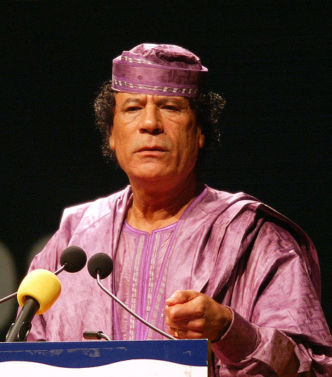 Яркие наряды Муамара Каддафи