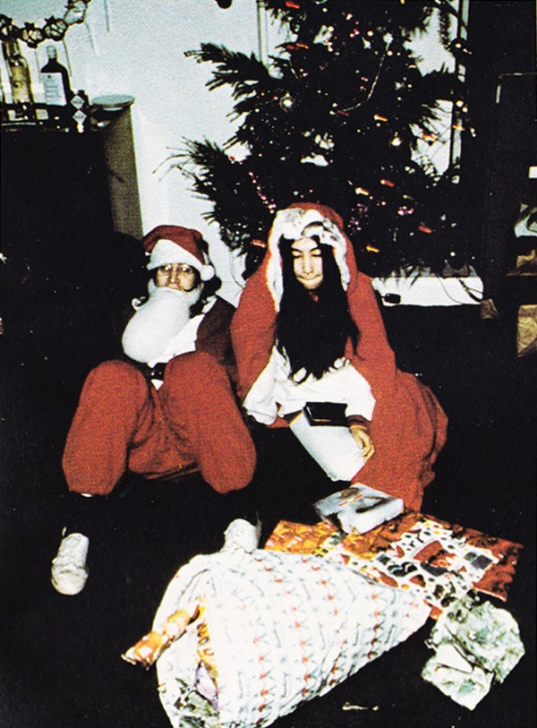 Джон Леннон и Йоко Оно на рождественской вечеринке Apple Xmas, 23 декабря 1968 год