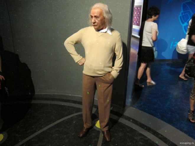 Восковые фигуры Альберта Эйнштейна в музеях Мадам Тюссо
