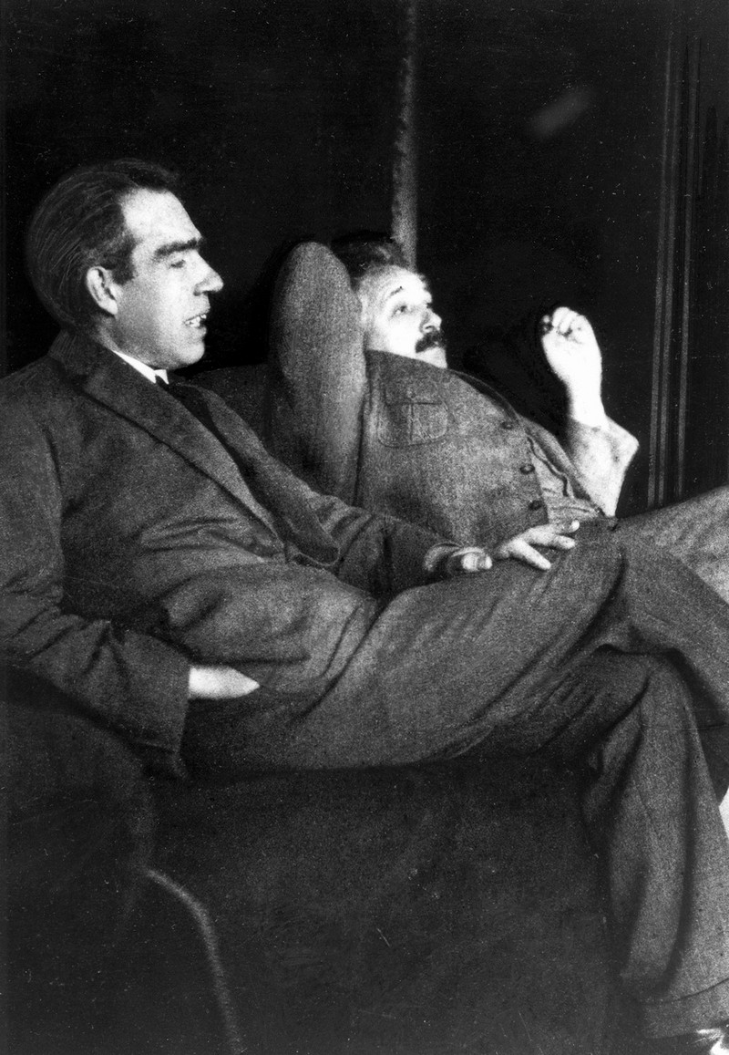 Нильс Бор и Альберт Эйнштейн, 1925 год