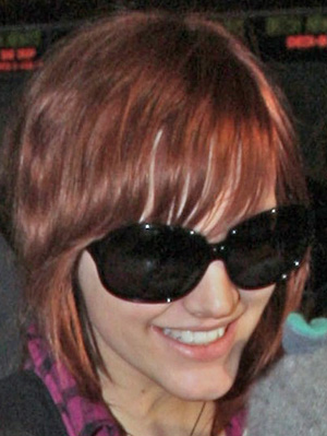 Эшли Симпсон и ее солнцезащитные очки