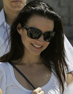 Кристин Дэвис и ее солнцезащитные очки