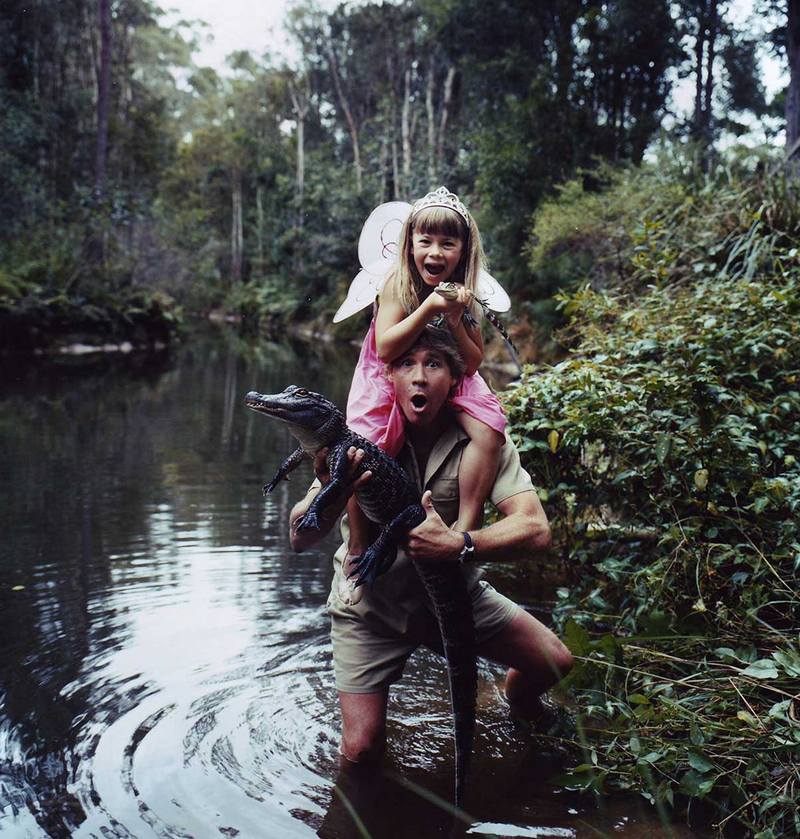 Стив Ирвин и его дочь Бинди поохотились на крокодилов, 2002 год