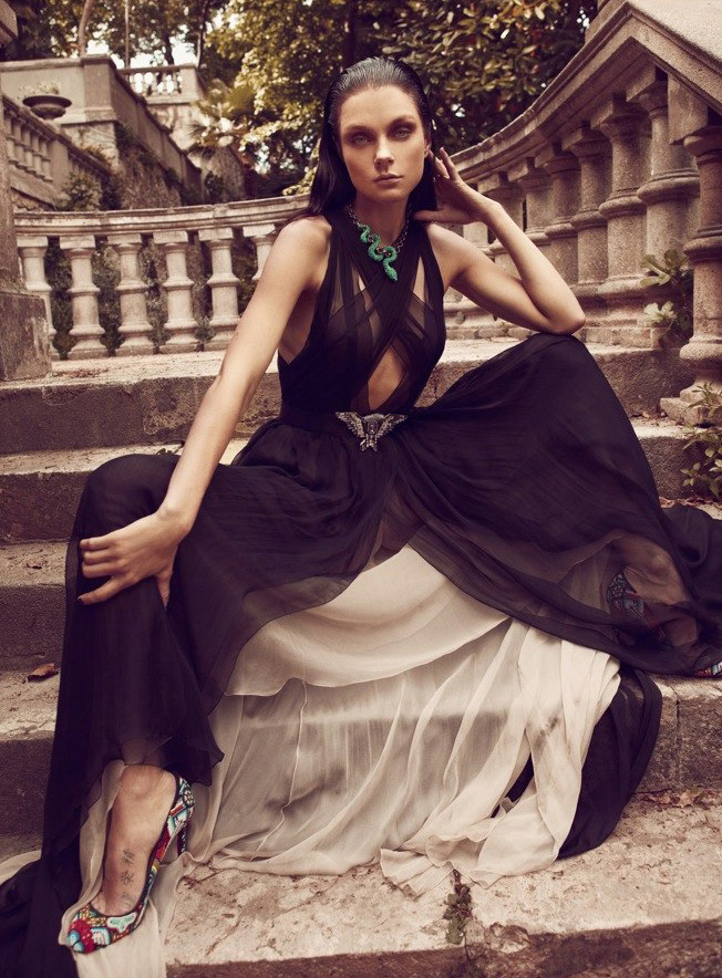 Джессика Стэм в греческом Vogue