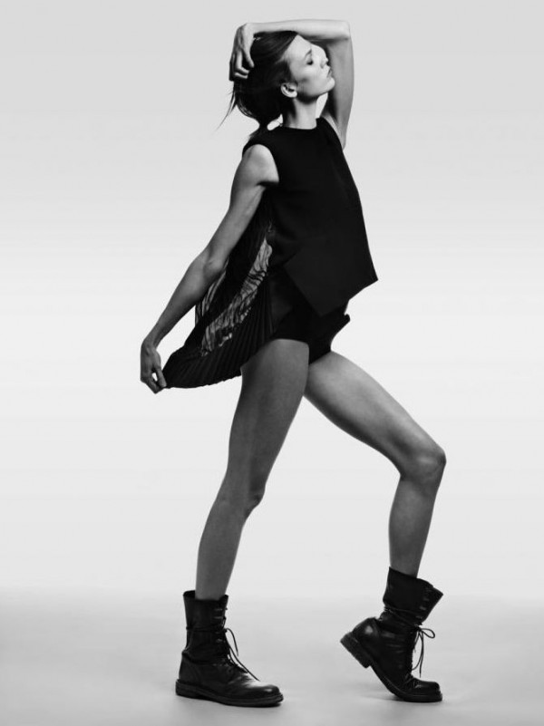 Карли Клосс для журнала Vogue Japan