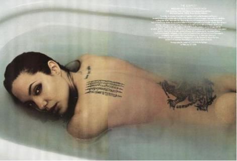 Красивая Анджелина Джоли