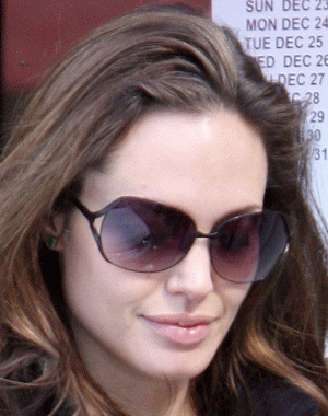 Анджелина Джоли и ее солнцезащитные очки