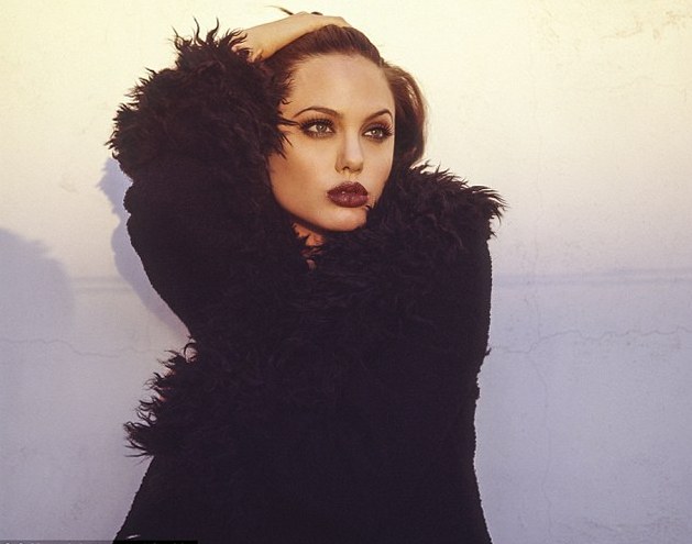 Анджелина Джоли в фотосессии Марселя Индик, октябрь 1995 года