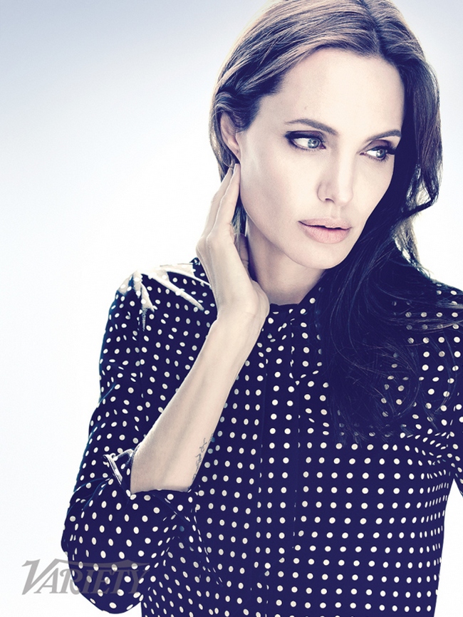 Анджелина Джоли с актерами фильма «Несломленный» для Variety, ноябрь 2014