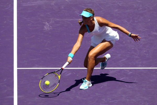 Виктория Азаренко на теннисном корте