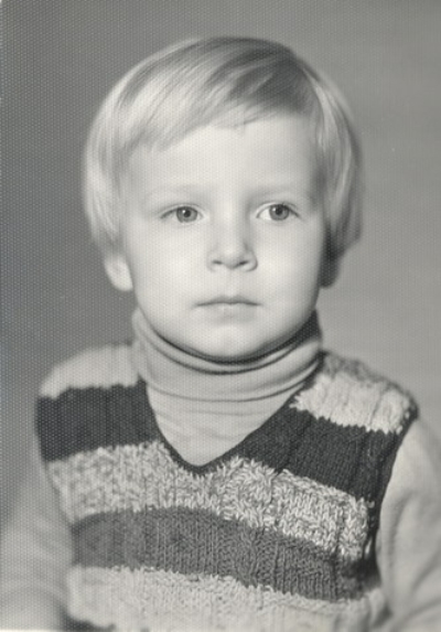 Антон Комолов в детстве
