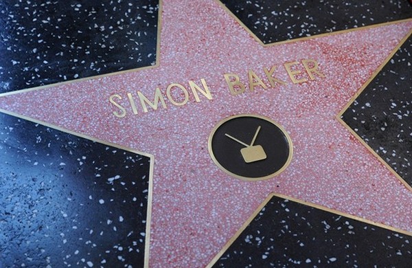 Звезда Саймона Бейкера на Аллее славы в Голливуде