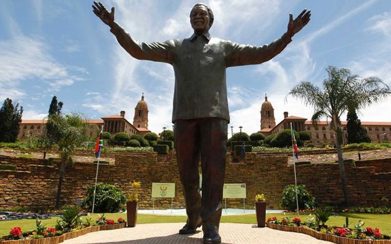 Памятники Нельсону Манделе