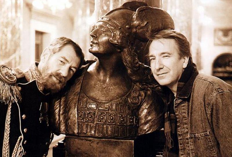 Иэн Маккеллен и Алан Рикман в Будапештском доме оперы во время съемок телефильма "Распутин", 1996 год