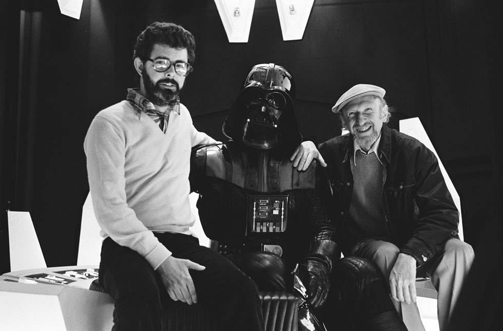 Джордж Лукас, Дэвид Проуз (Дарт Вейдер) и Ирвин Кершнер на сьемках "Звездных воен", 1977 год