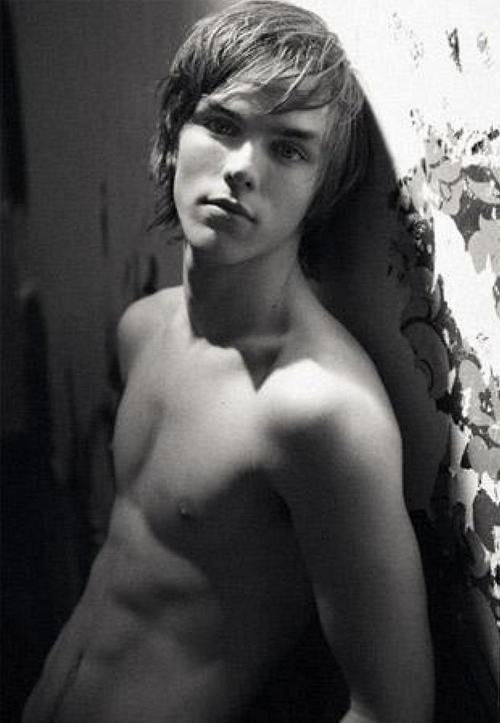 Николас Холт (Nicholas Hoult)