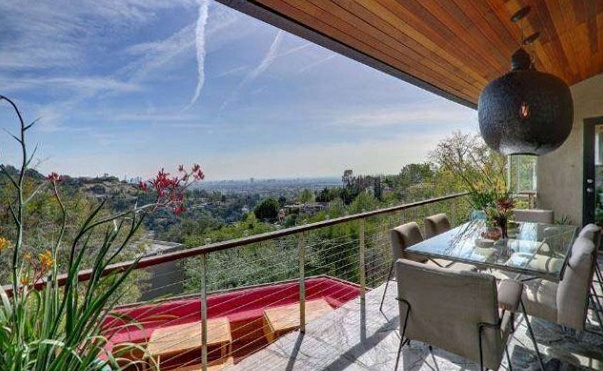 Дом Евы Мендес в Лос-Анджелесе