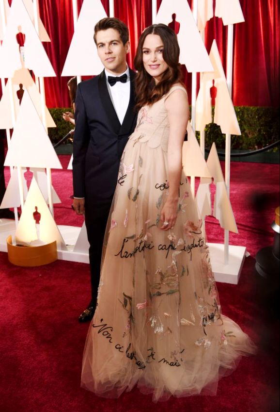 Звездные пары на ковровой дорожке церемонии "Оскар 2015"