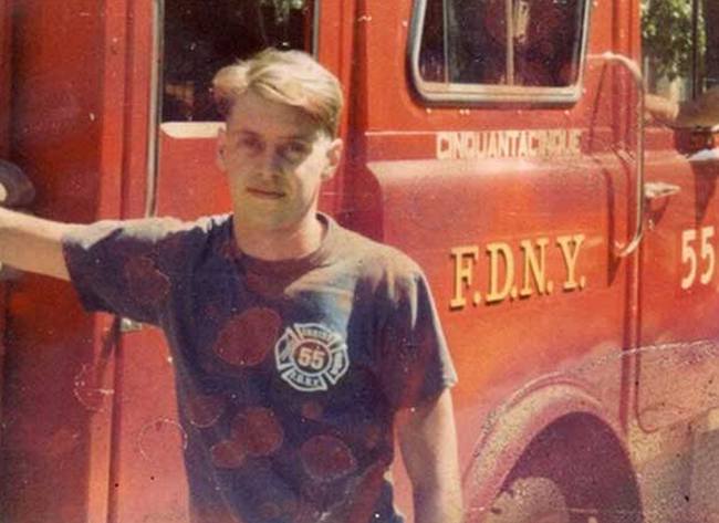 Стив Бушеми в то время, когда он работал пожарным в 55 пожарной части Нью-Йорка